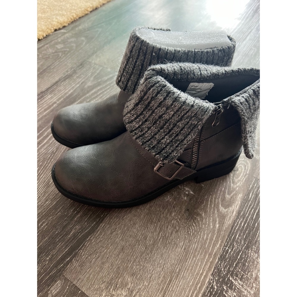 NEW Falls Creek Ankle Boots Womens 10 Grey Knit Cuff Buckle Lug Sole FYSAUG18